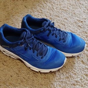 Mizuno Wave Inspire 16, women's size 9